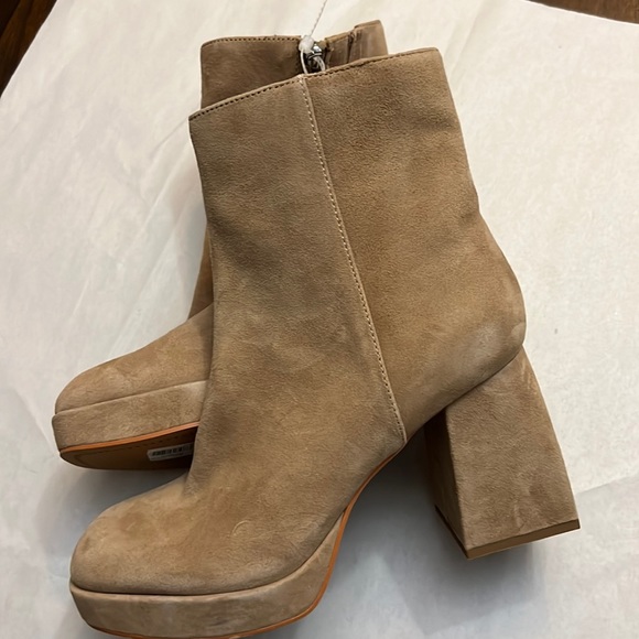 Dolce Vita Ulyses Suede Platform Booties - Picture 11 of 14
